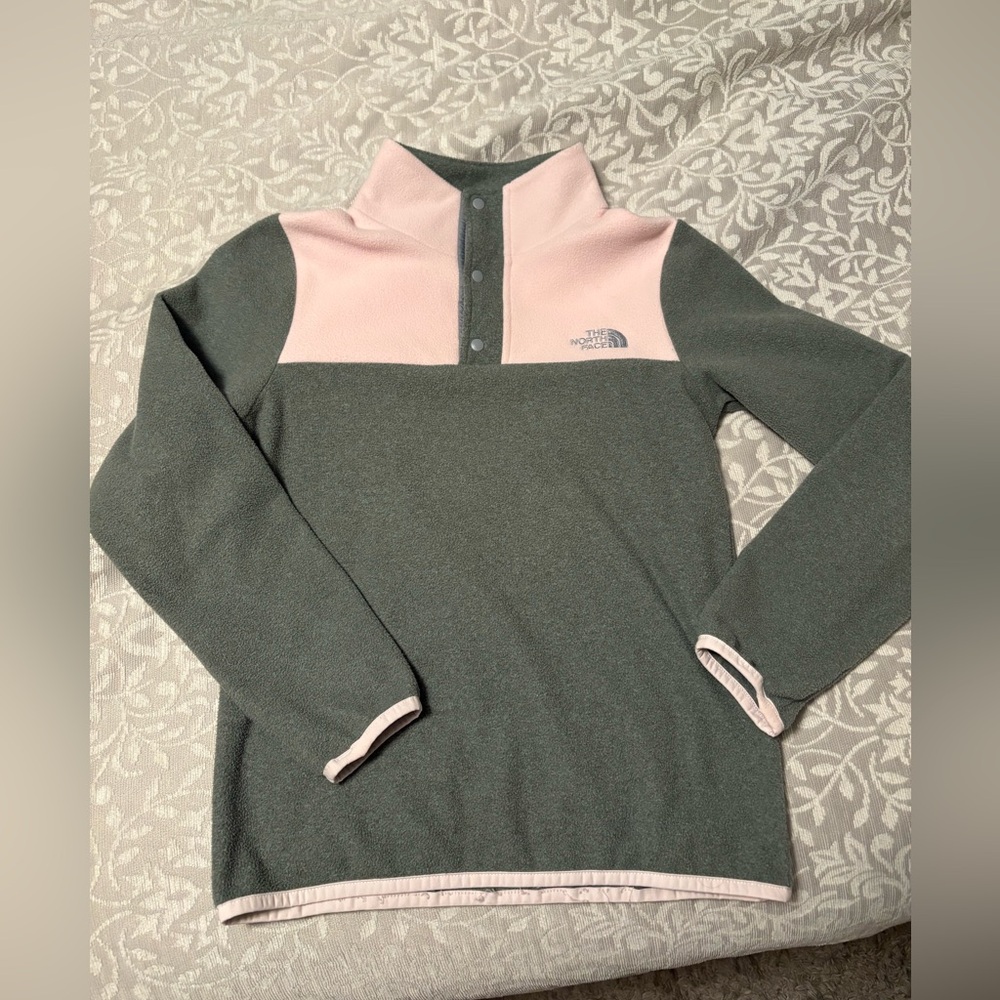 The North Face girls Pink and gray snap fleece size medium (10-12)